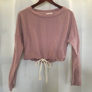 Cropped mauve sweatshirt with adjustable waist